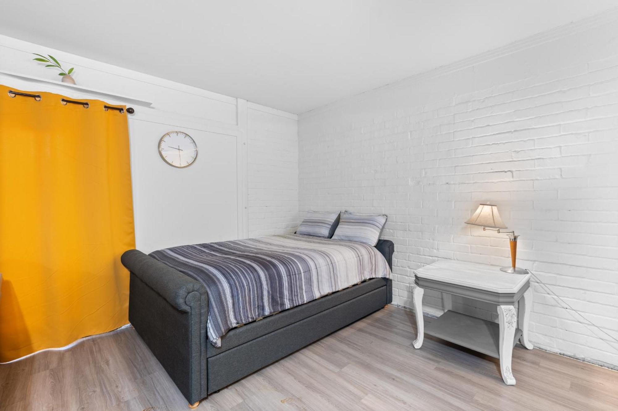 Pet Friendly Large Studio With Free Wi-Fi In Great Location! ออเรนจ์พาร์ค ภายนอก รูปภาพ
