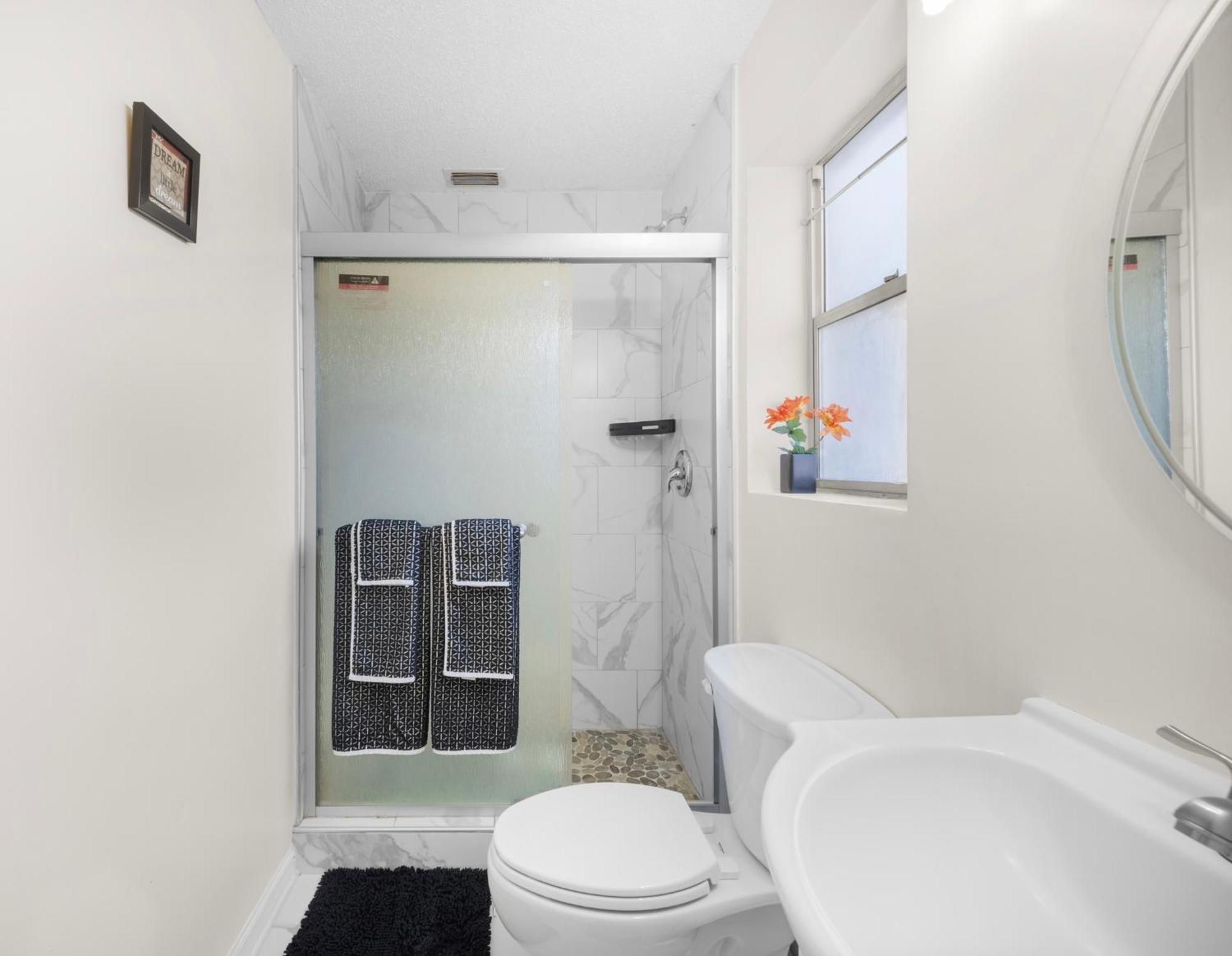 Pet Friendly Large Studio With Free Wi-Fi In Great Location! ออเรนจ์พาร์ค ภายนอก รูปภาพ